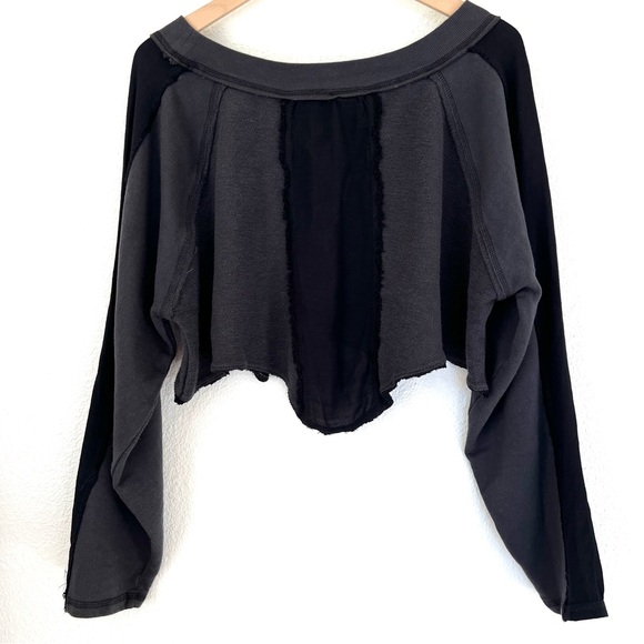 Free People Cropped Sweatshirt Grey & Black Mixed Media XS/ Small - Picture 8 of 9